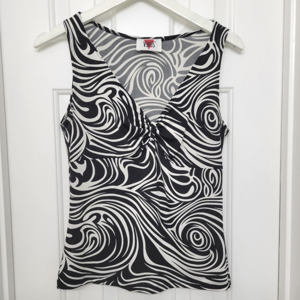 VENUS sleeveless top